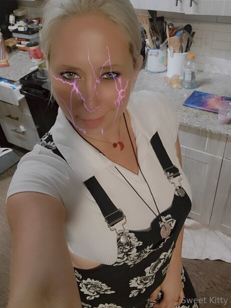 Sweetkitty777 model art photos