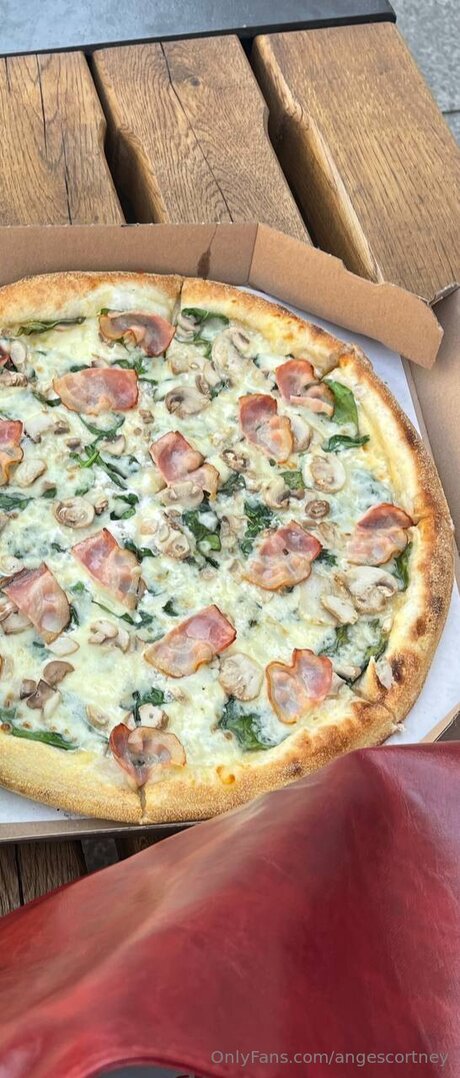 Angescortney erotic star pics