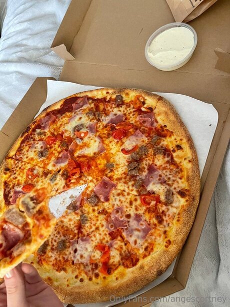 Angescortney nudes actress pic