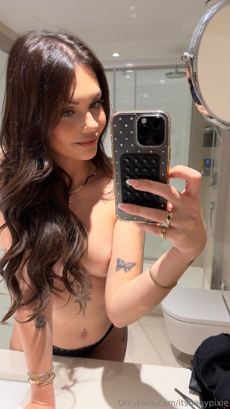 Itspixiebaby erotic pornstar gallery