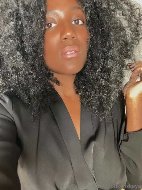 Hypnotik Kiskeya pornstar sexy picture