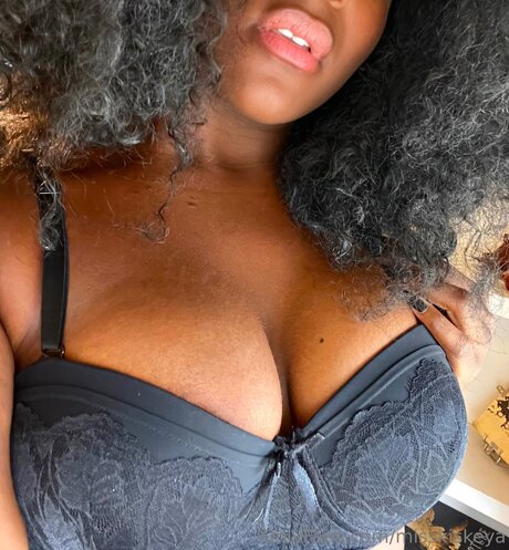 Hypnotik Kiskeya exclusive star pic