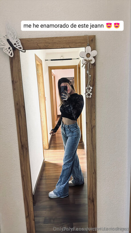 Victoriashows pornographic model pics