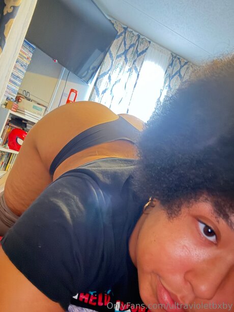 Ultravioletbxby sexy model photo