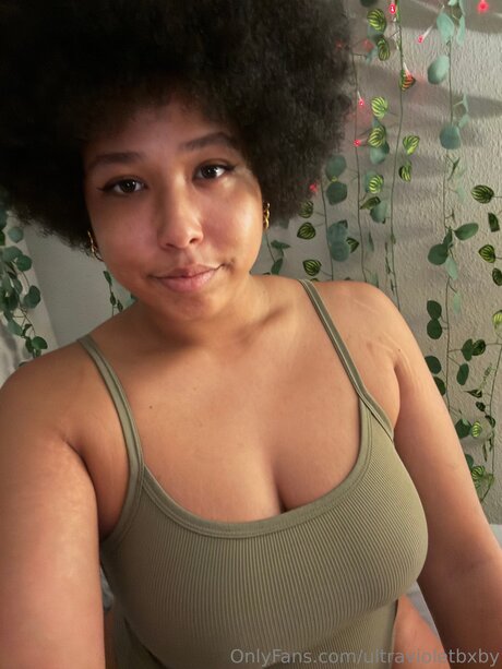 Ultravioletbxby model naked picture