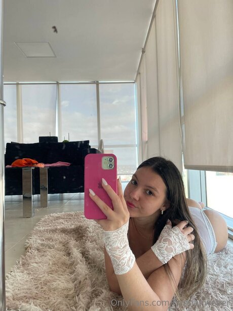 Hannahweber model naked image