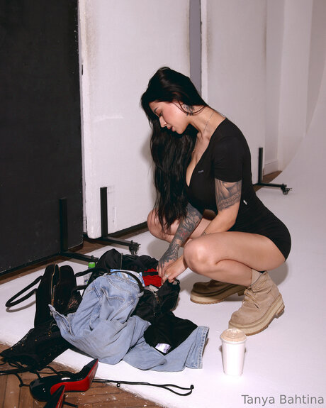 Tanyabahtinavip naked star image