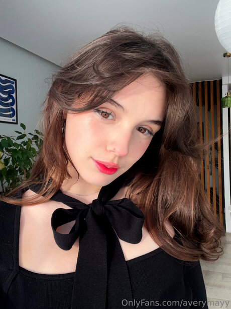 Averymayy hot actress picture