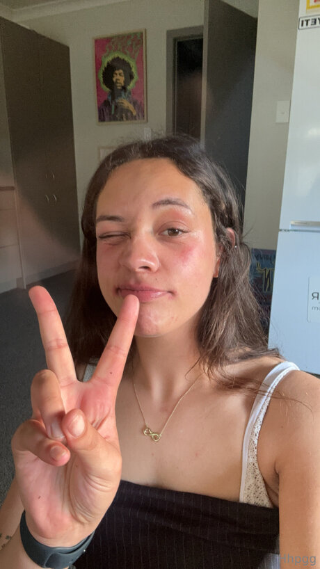 G Rose 2001 star nudes picture