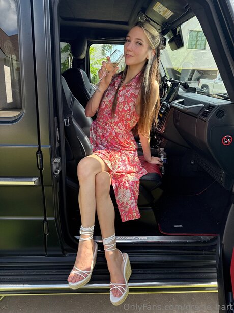 Gracie Hart nice model gallery