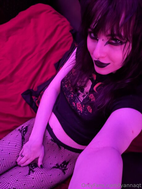 Lyannaqt nude star gallery