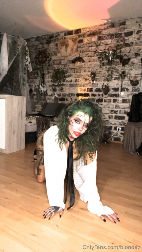 Biondaz star pornographic photo