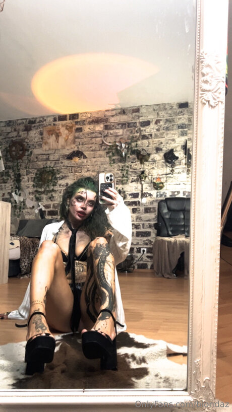 Biondaz model porn image