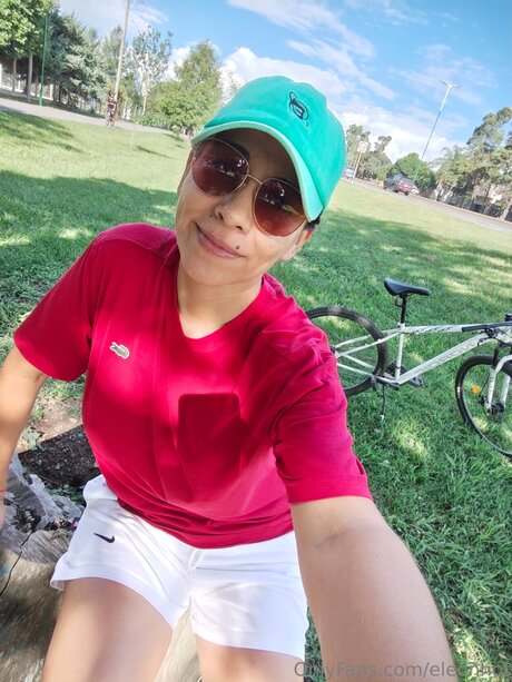 Eleonhot hot star photo