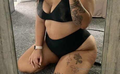 Balesandbooty model exclusive photo