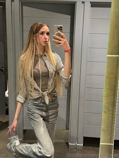 Shellydoll porn actress picture