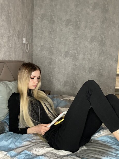 Shellydoll model free pictures