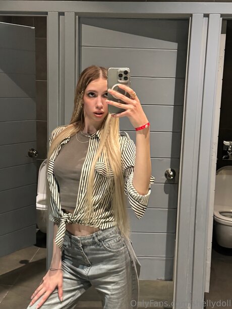 Shellydoll model high quality photo