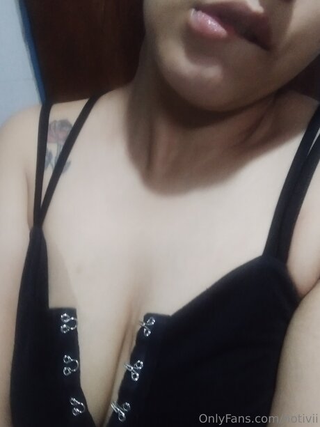 Hotivii hd actress photos