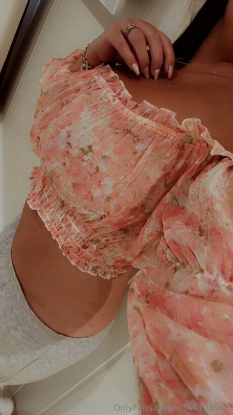 U344758961 actress images