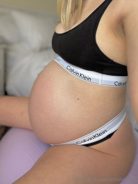 Ellafaith06 pornstar erotic picture