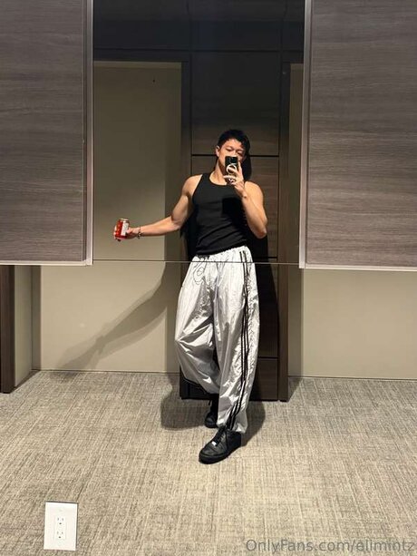 Elimintz pornstar adult image