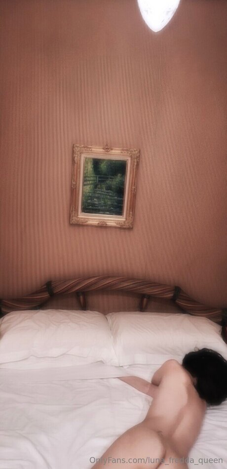 Luna Fredda Queen sex star pics