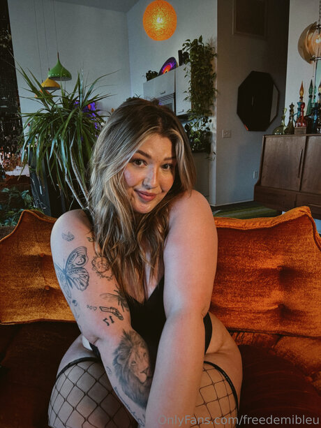 Freedemibleu model nice photos