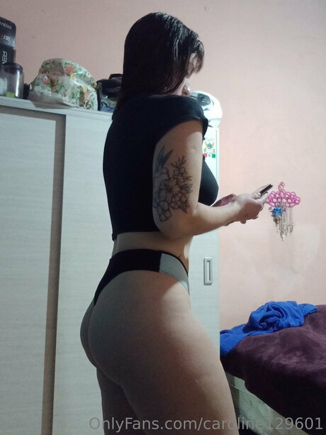 Caroline129601 nude model gallery