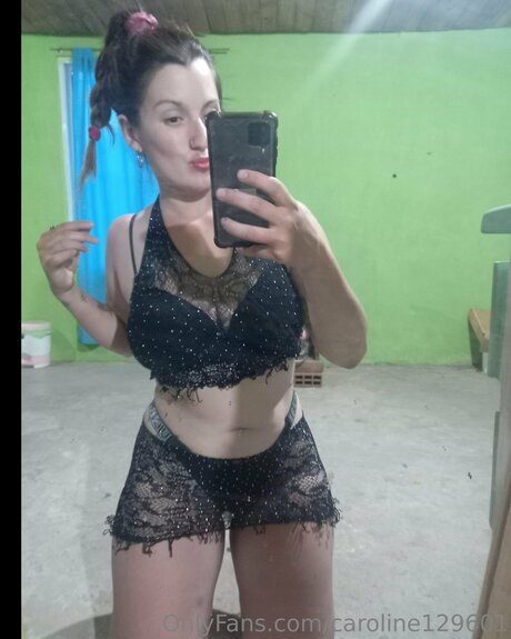 Caroline129601 nude model pic