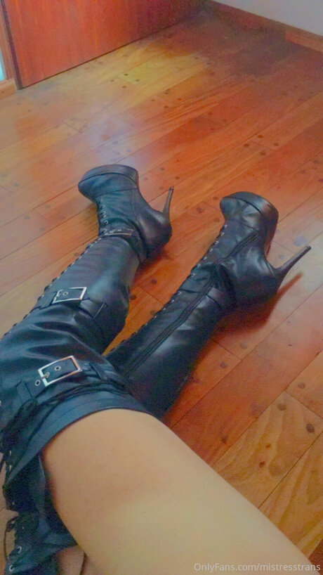 Lalucer0 beautiful actress pics