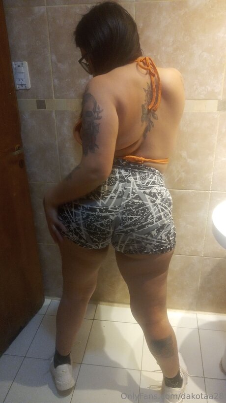 Dakotaa28 model photo