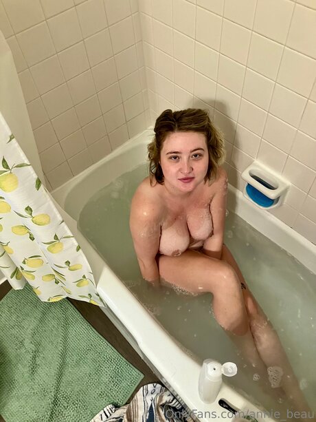 Annie Beau hot star images