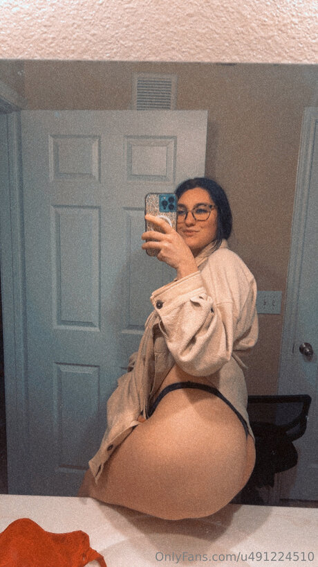 U491224510 beautiful pornstar photo