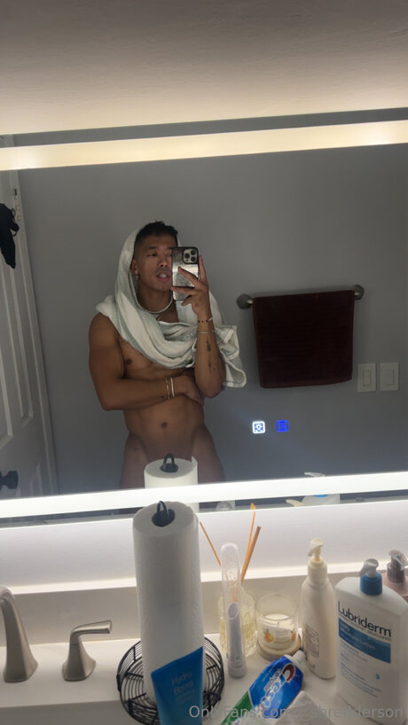 J Shredderson model top pic