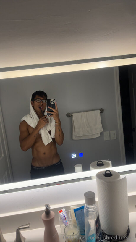 J Shredderson model sex picture