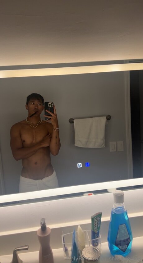 J Shredderson pornographic star images