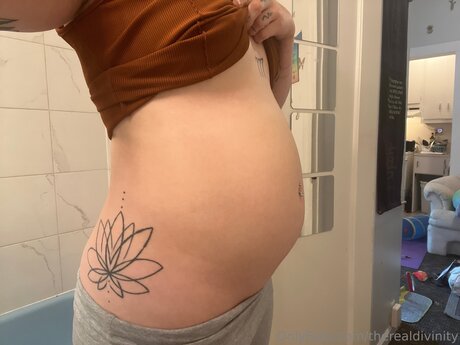 Therealdivinity pornstar high quality gallery