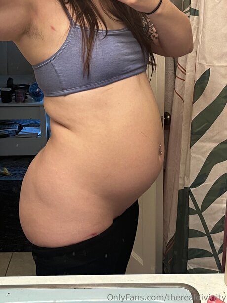 Therealdivinity model porn image