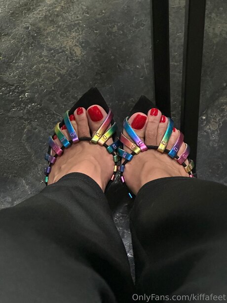 Kiffafeet model perfect image