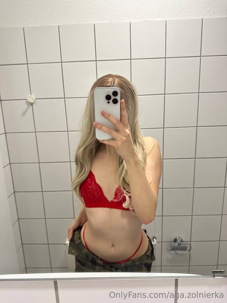 Aga Zolnierka nice star picture