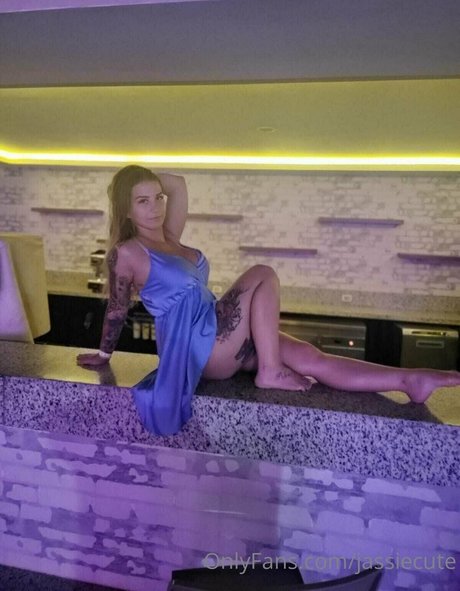 jassiecute model pic