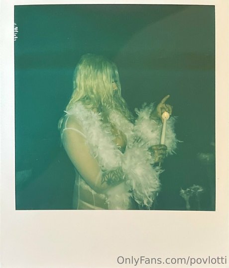 povlotti best actress photo