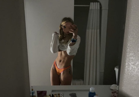 Abbey Hinson model erotic pictures