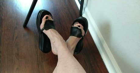 morina exclusive model pic