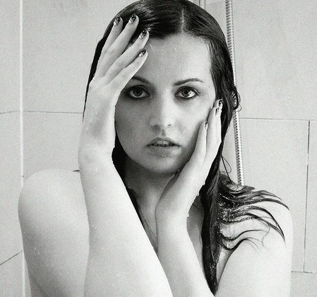 Suzy Lu pornstar naked pictures