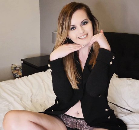 Suzy Lu model hot pics