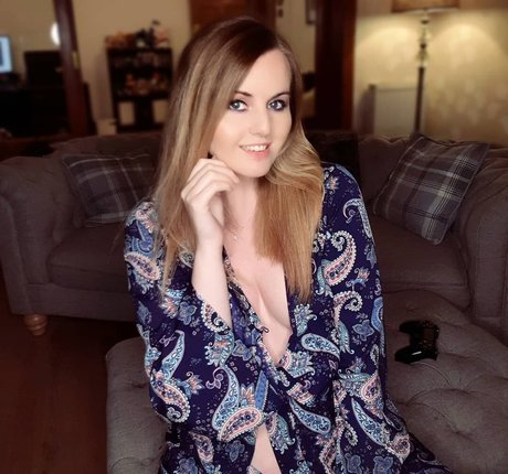 Suzy Lu model free image