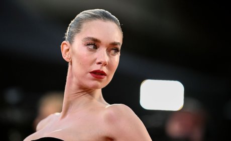 Vanessa Kirby model art pics