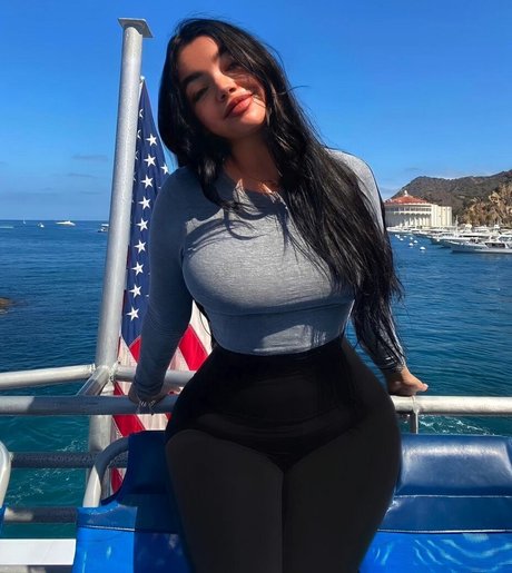 kiaarrrra model xxx pictures